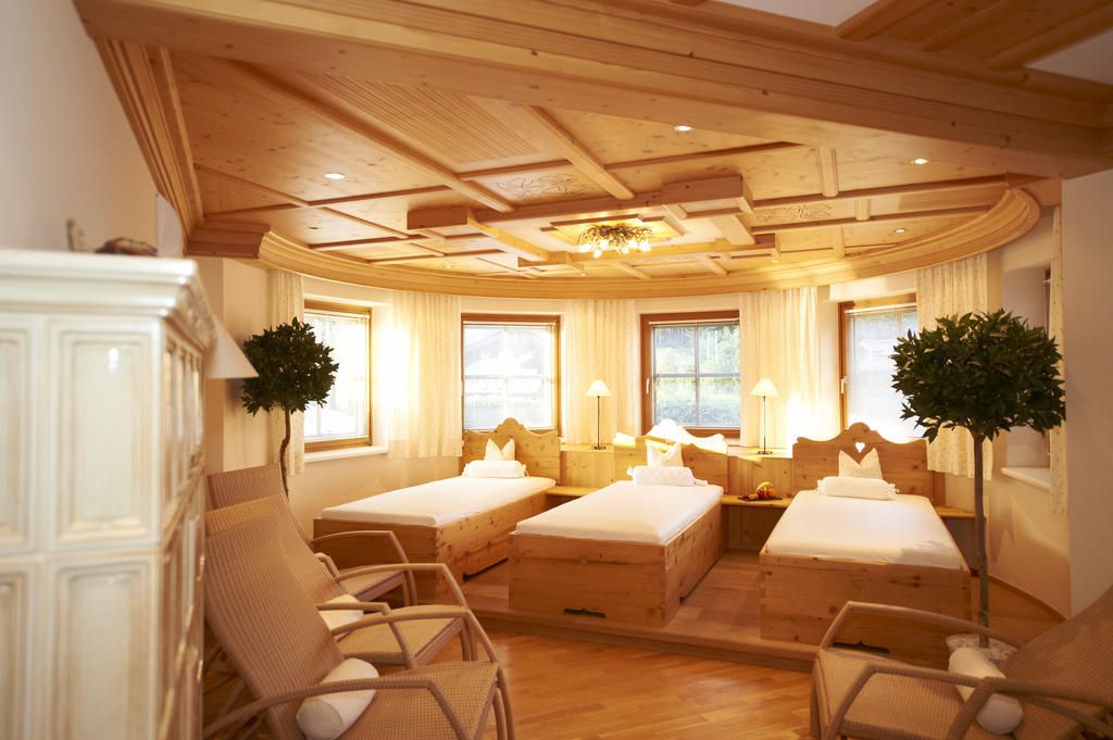Hotel Happy ฟิลซ์โมส ภายนอก รูปภาพ